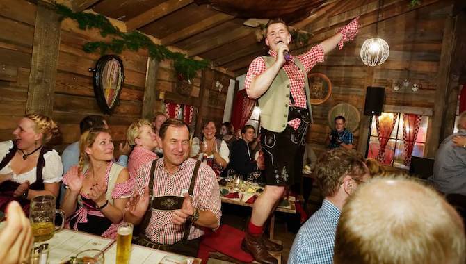 Gipfel-Stueberl-Potsdamer-Wiesn-am-See