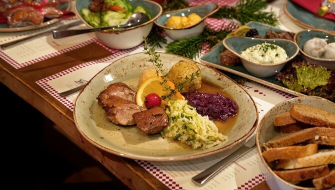 Gipfel-Stueberl-Winter-Traum-Essen-Steak