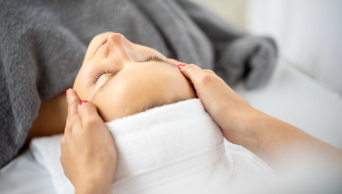 Kongresshotel-Potsdam-Well-Being-Gesichtsbehandlung