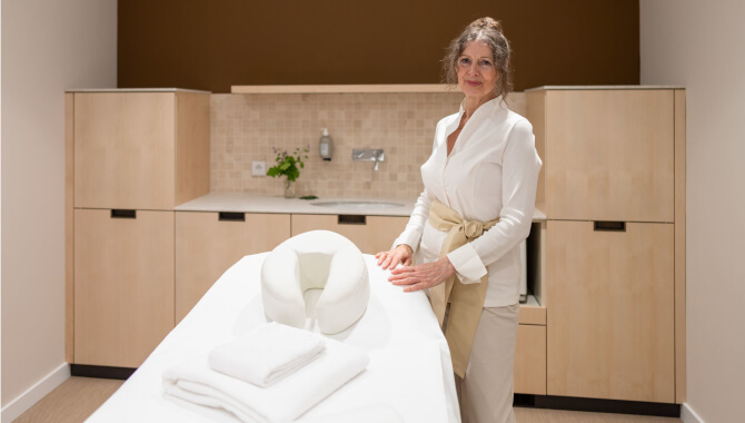 Massage-Beauty-Anwendungsraum-Liege-Wellbeing-Area