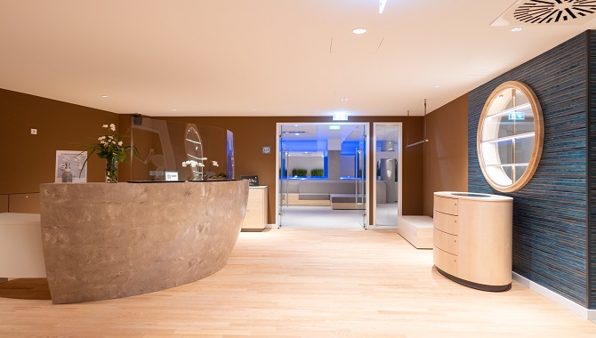 Wellbeing-Area-Empfang-Eingang