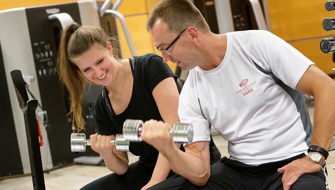 sport-kurs-trainer-hanteln-kogresshotel-potsdam