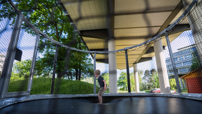 Kongresshotel Potsdam. Familienurlaub.Aktivitäten. Trampolin