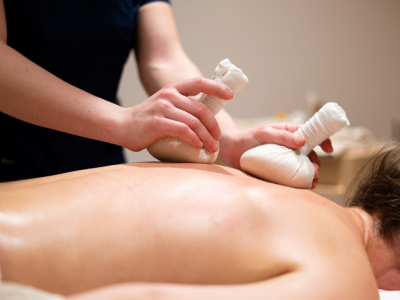 KH-Massage Kräuterstempelmassage im Kongresshotel Potsdam