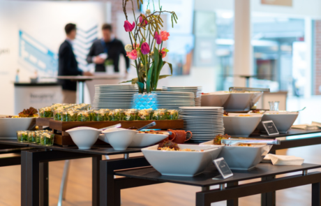 Foyer im Kongresshotel Potsdam. Buffet