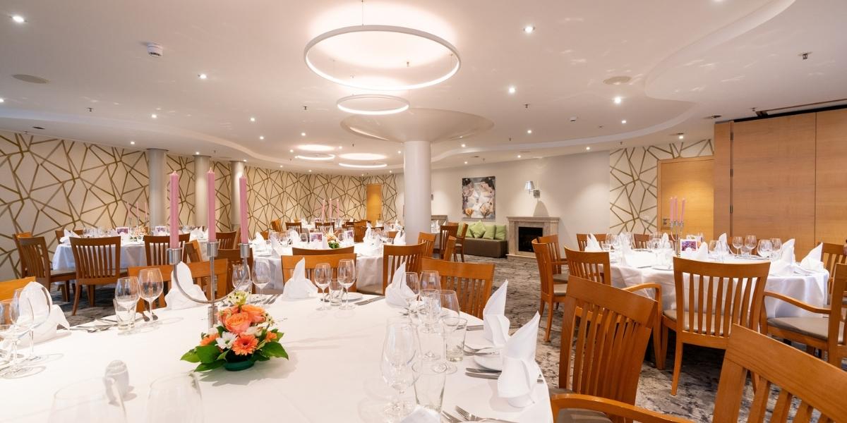 Eventlocation. Kaminzimmer. Hochzeit, Firmenfeiern im Kongresshotel Potsdam.