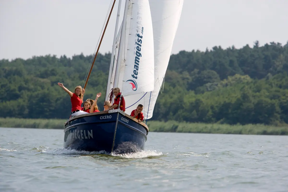 Teamgeist im Segelkutter Teamgeist im Segelkutter