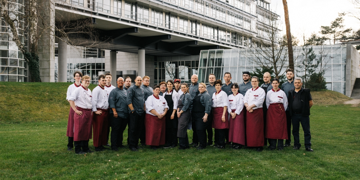 Das Küchenteam im Eventgarten des Kongresshotels Potsdam.