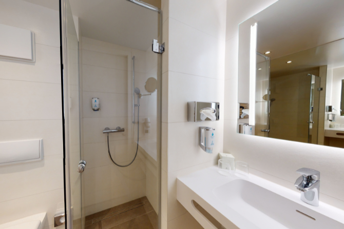 Badezimmer der Doppelzimmer Small
