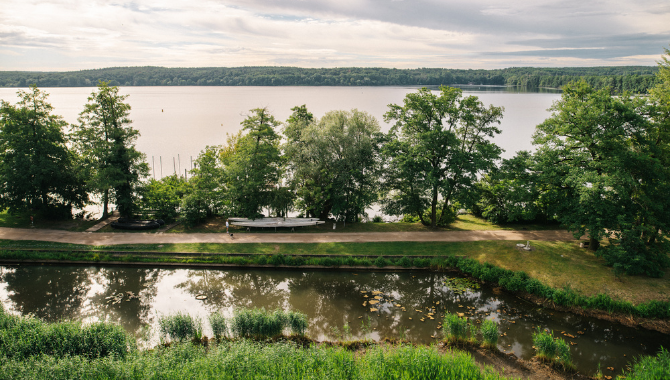 Kongresshotel-Potsdam-Templiner-See
